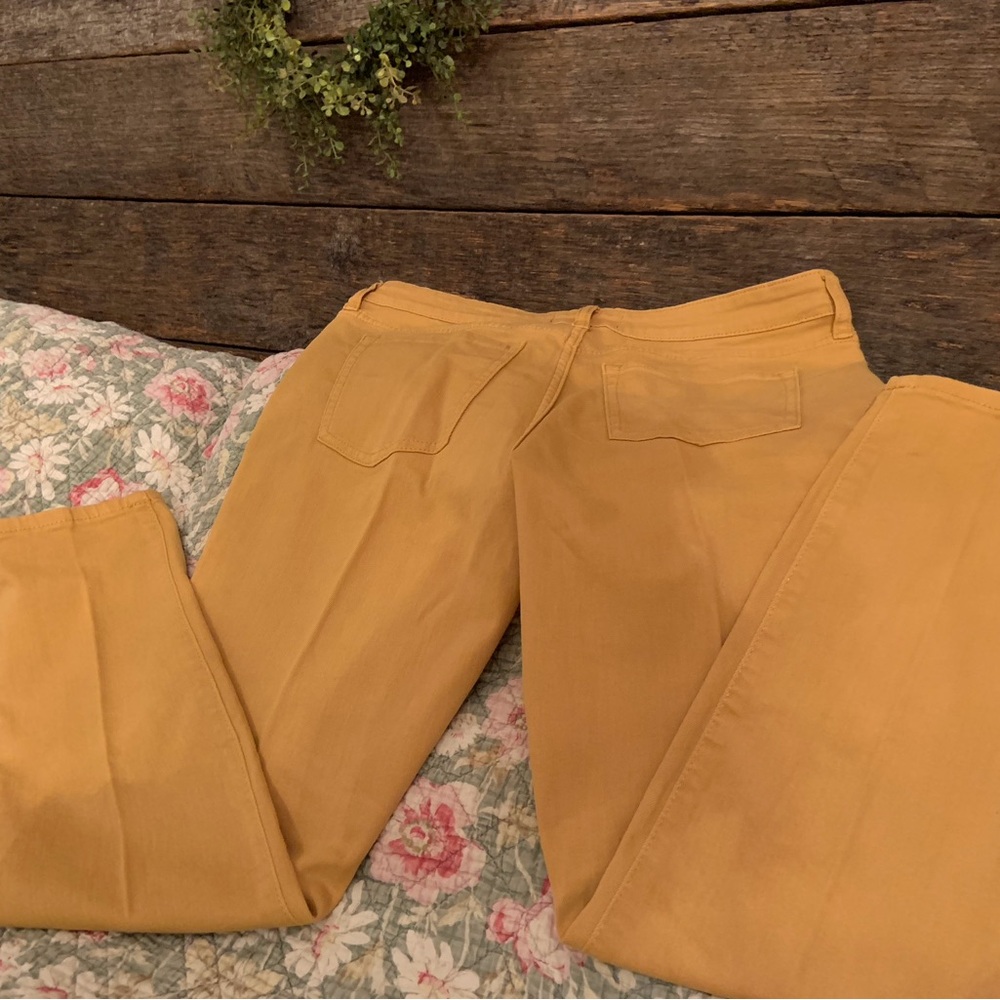 Gap Deep Yellow Gold Women’s 10/30 size 10 Regular Denim Leggings